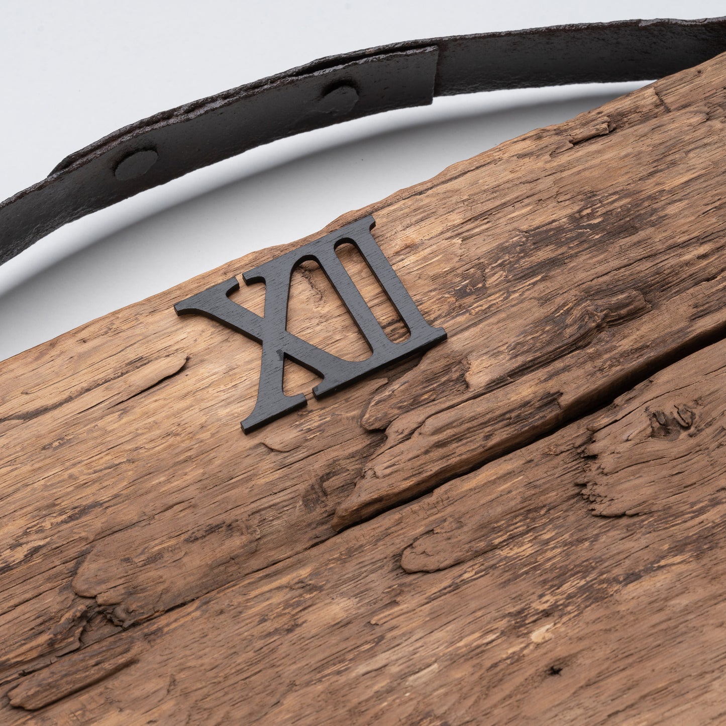 Wanduhr aus Altholz Fassring NO 356