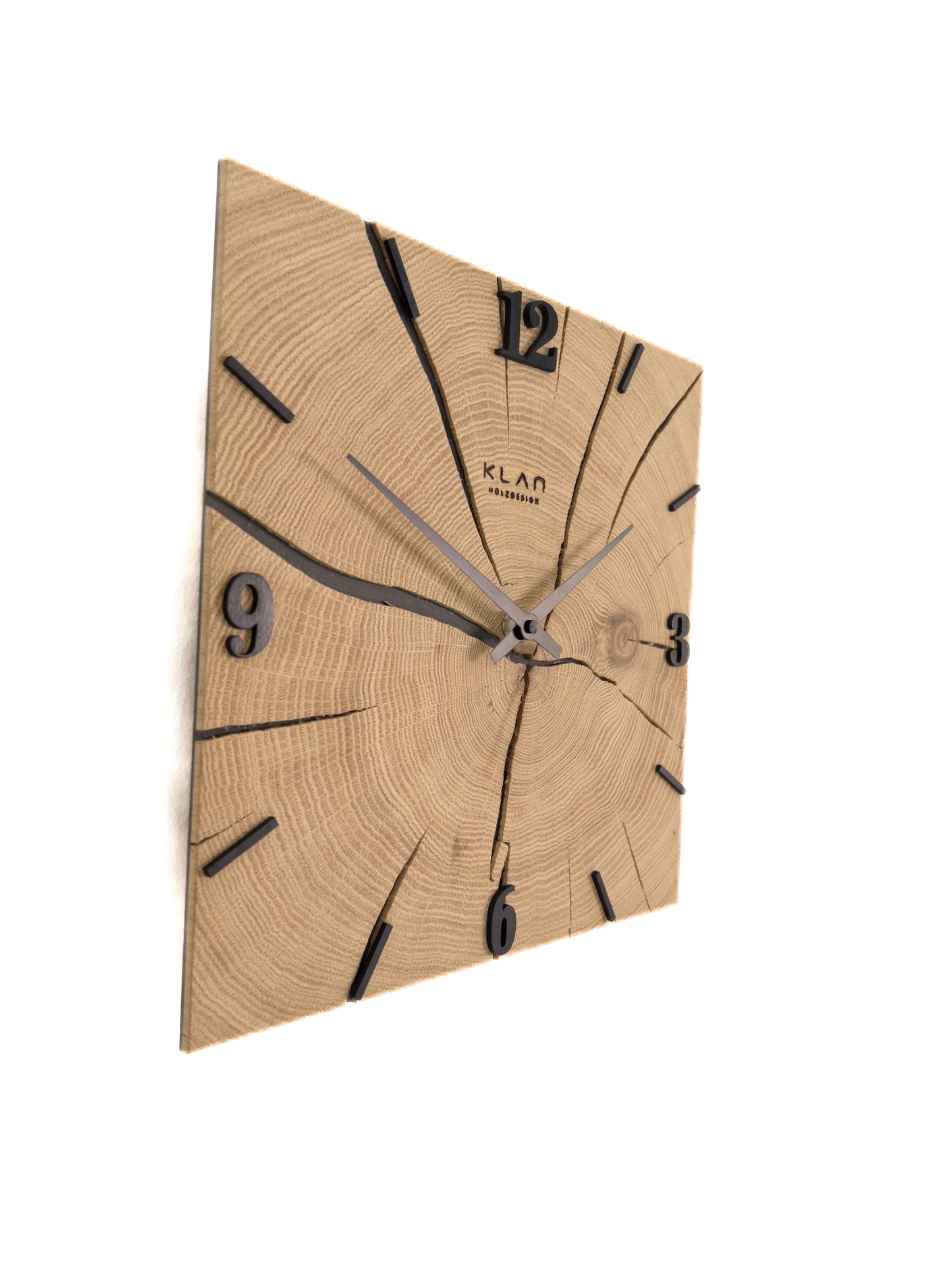 Wanduhr aus Holz No 513  30x30cm