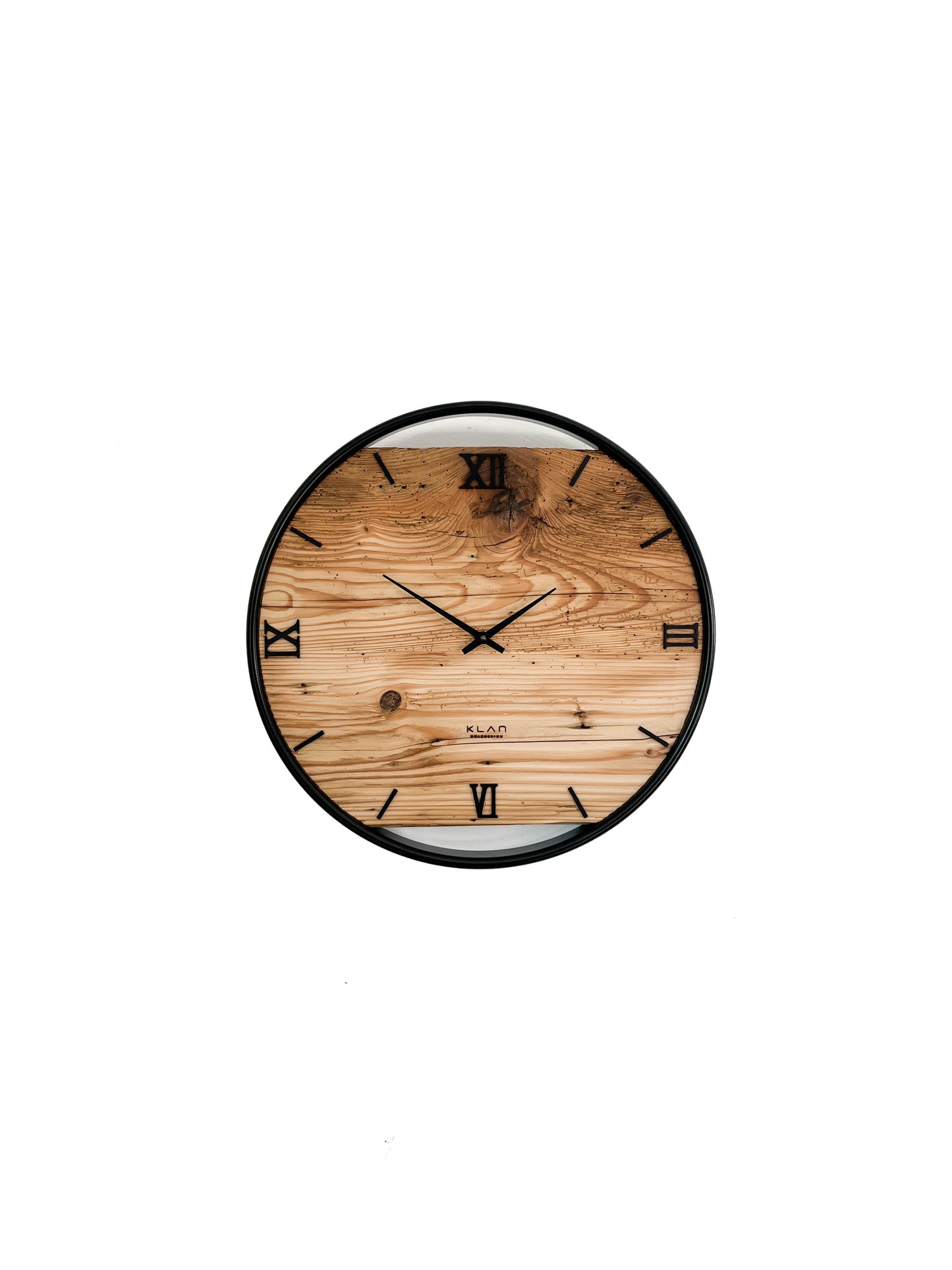 Wall clock made of reclaimed wood NO 401 40cm 