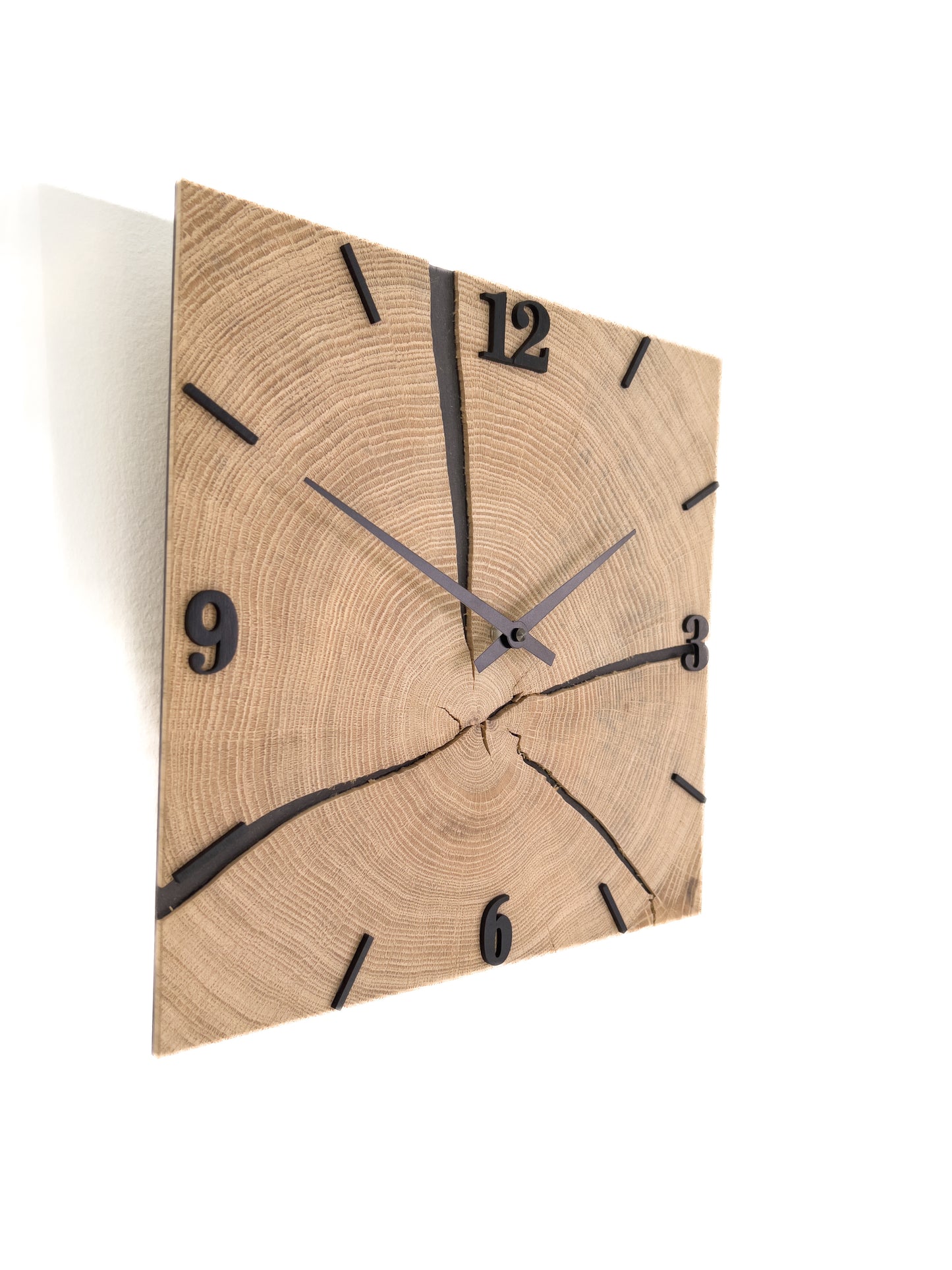 Wanduhr aus Holz No 512  30x30cm